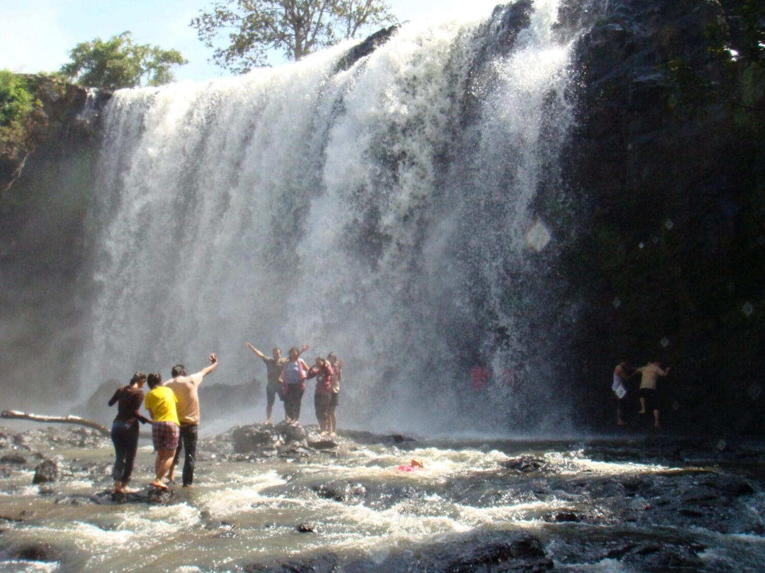 Bousra Waterfall Mondolkiri Cambodia, Volunteer