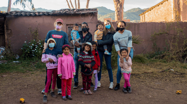 Family Volunteering in Peru