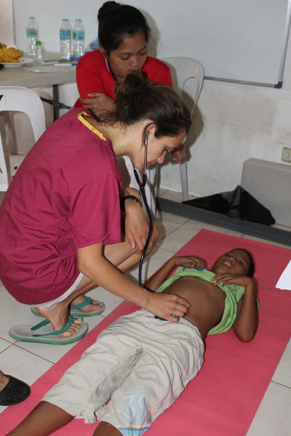 Medical volunteer in Philippine