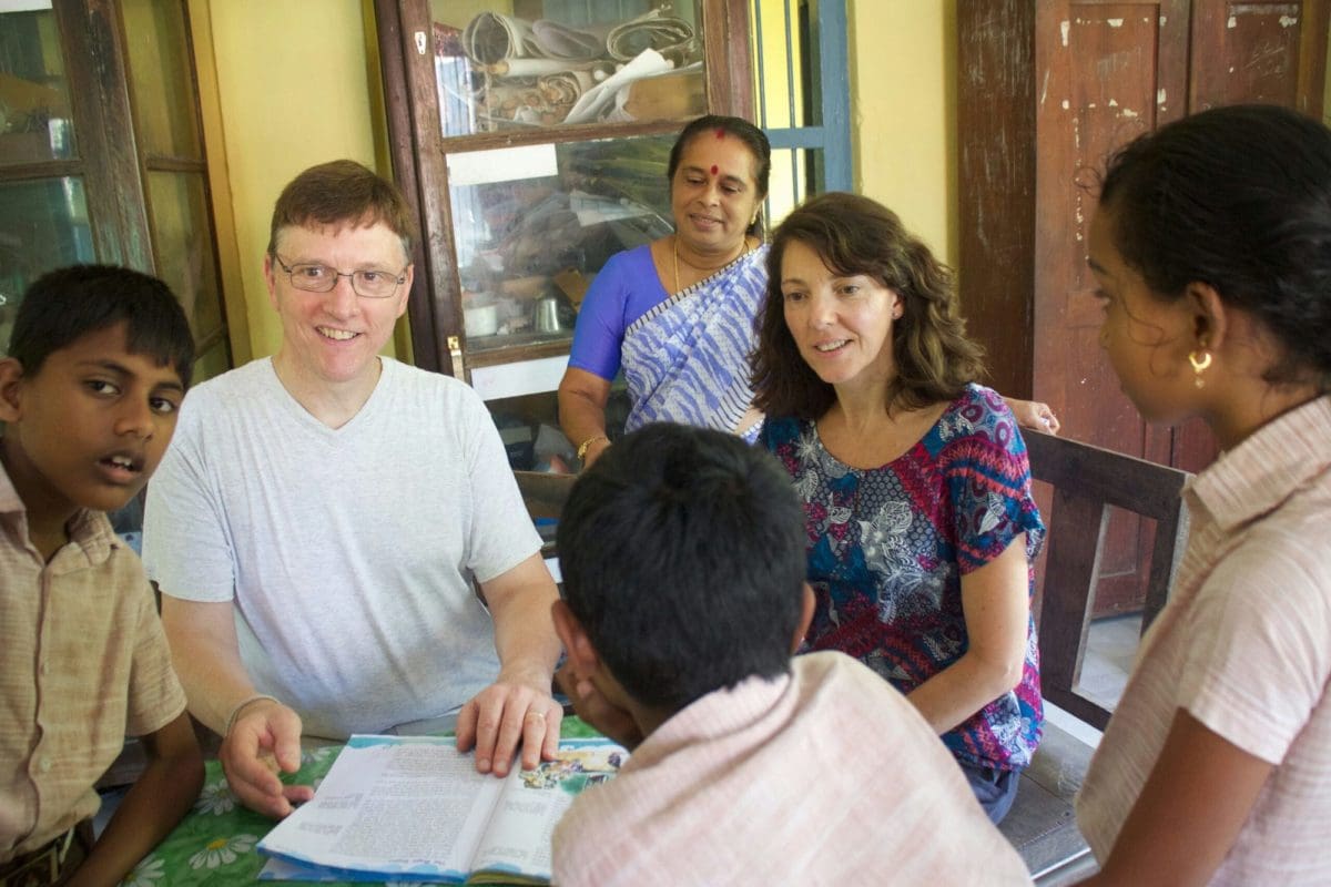 Volunteer-with-your-family-in-India
