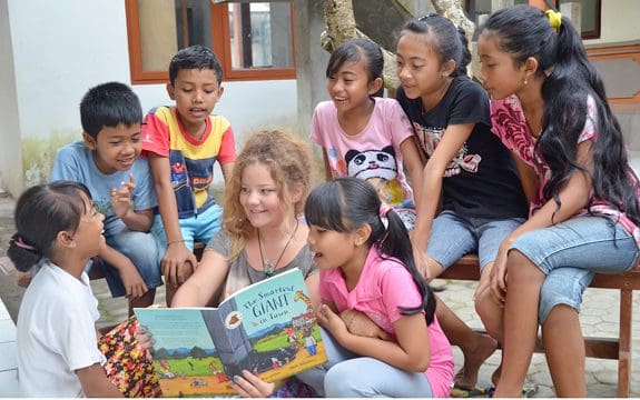 volunteering-in-thailand-teaching-children-english